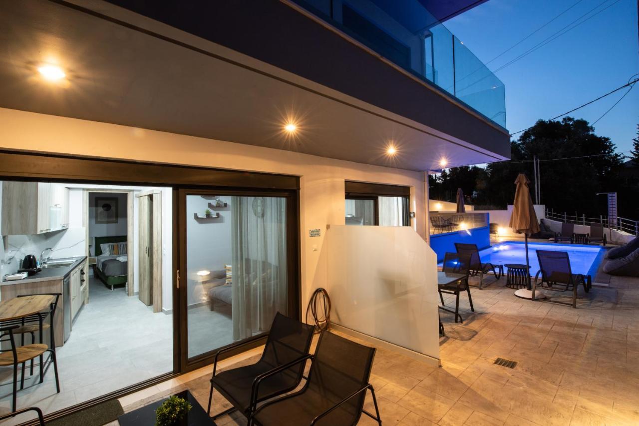 Angelica'S And Irene'S Design Apartments Swimming Pool نِكيانا المظهر الخارجي الصورة