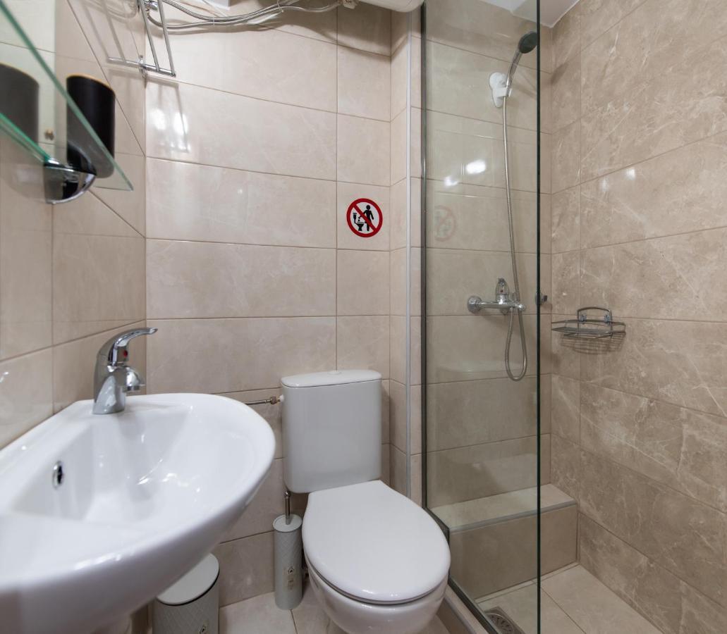 Angelica'S And Irene'S Design Apartments Swimming Pool نِكيانا المظهر الخارجي الصورة