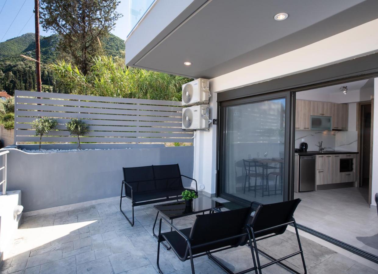 Angelica'S And Irene'S Design Apartments Swimming Pool نِكيانا المظهر الخارجي الصورة