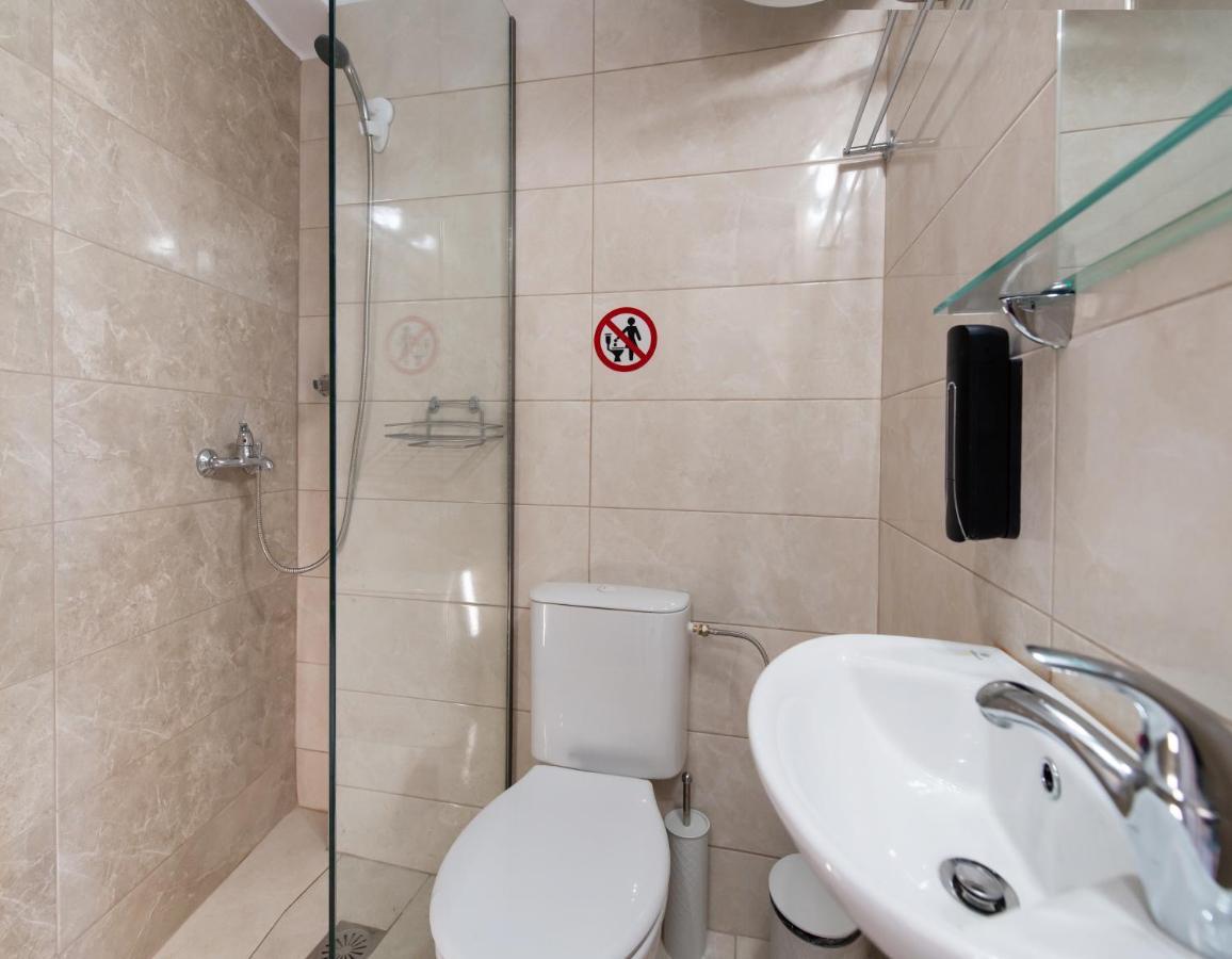 Angelica'S And Irene'S Design Apartments Swimming Pool نِكيانا المظهر الخارجي الصورة